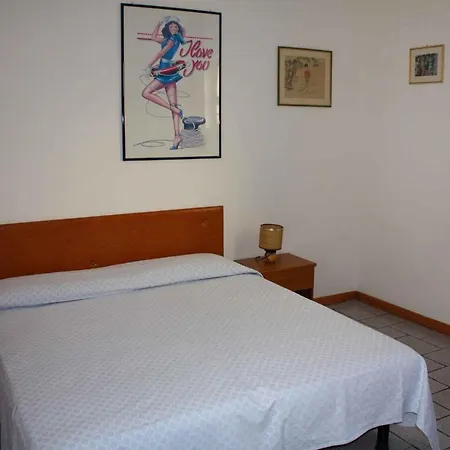 Studio In 31382